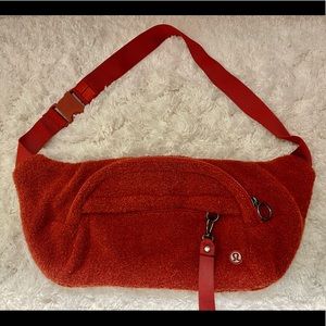 Lululemon Sherpa hip pack